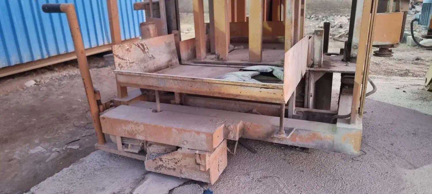 فروش یک جفت دستگاه تولید جدول و کانال بتنی|ماشینآلات صنعتی|چمران, |دیوار