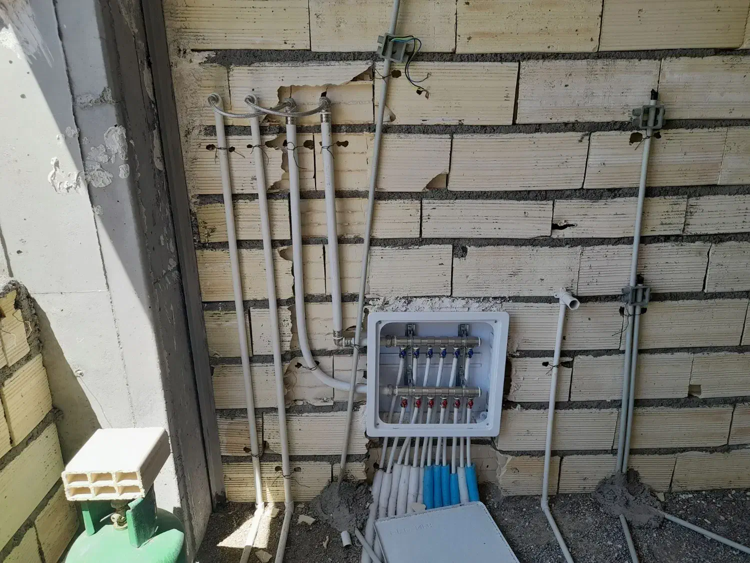 لولکشی آب. وفاضلاب|خدمات پیشه و مهارت|طارم, |دیوار