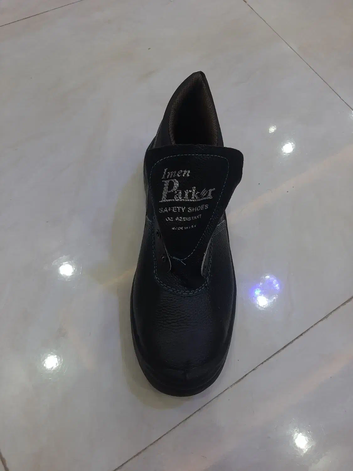 کفش کار|کیف، کفش، کمربند|رشت, توشیبا|دیوار