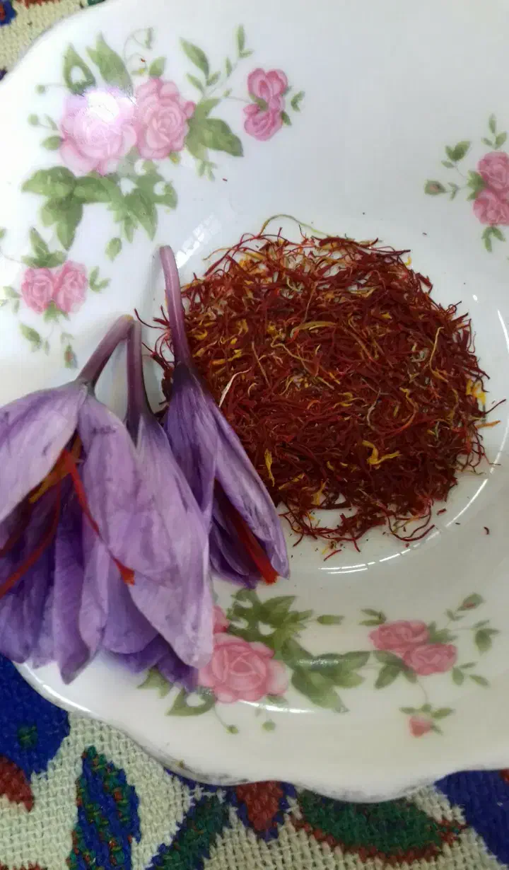 گل زعفران تازه شهریار|خوردنی و آشامیدنی|رباط‌کریم, کیکاور|دیوار