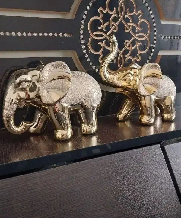 مجسمه و گلدان طلایی|مجسمه، تندیس، ماکت|تهران, جنتآباد جنوبی|دیوار