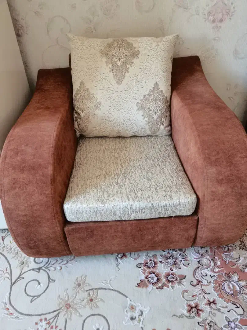 مبل هفت نفره کاملاسالم ومحکم ،قیمت 8میلیون|مبلمان خانگی و میز عسلی|شیبکوه (فارس), |دیوار