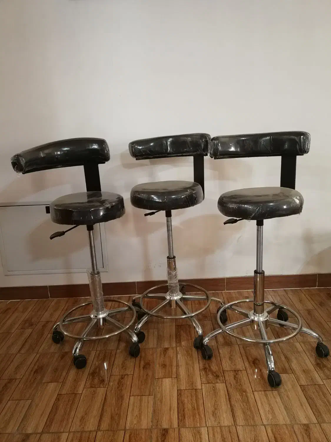 صندلی (مناسب تخت مژه،فشیال، آرایش دائم و اصلاح)|آرایشگاه و سالن‌های زیبایی|قزوین, |دیوار