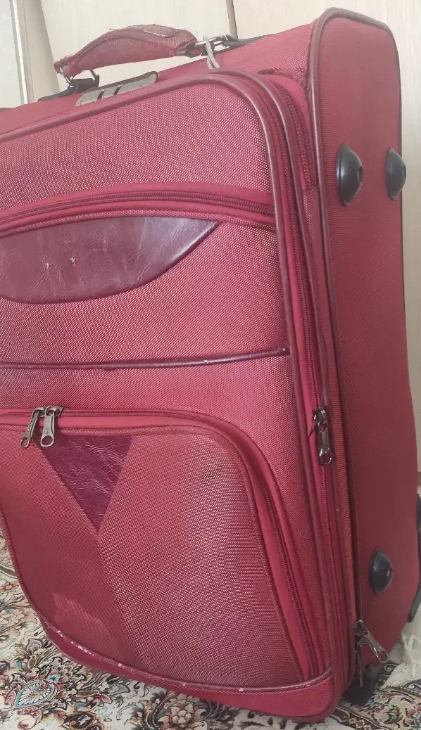 چمدان مسافرتی|کیف، کفش، کمربند|پرند, فاز ۵|دیوار