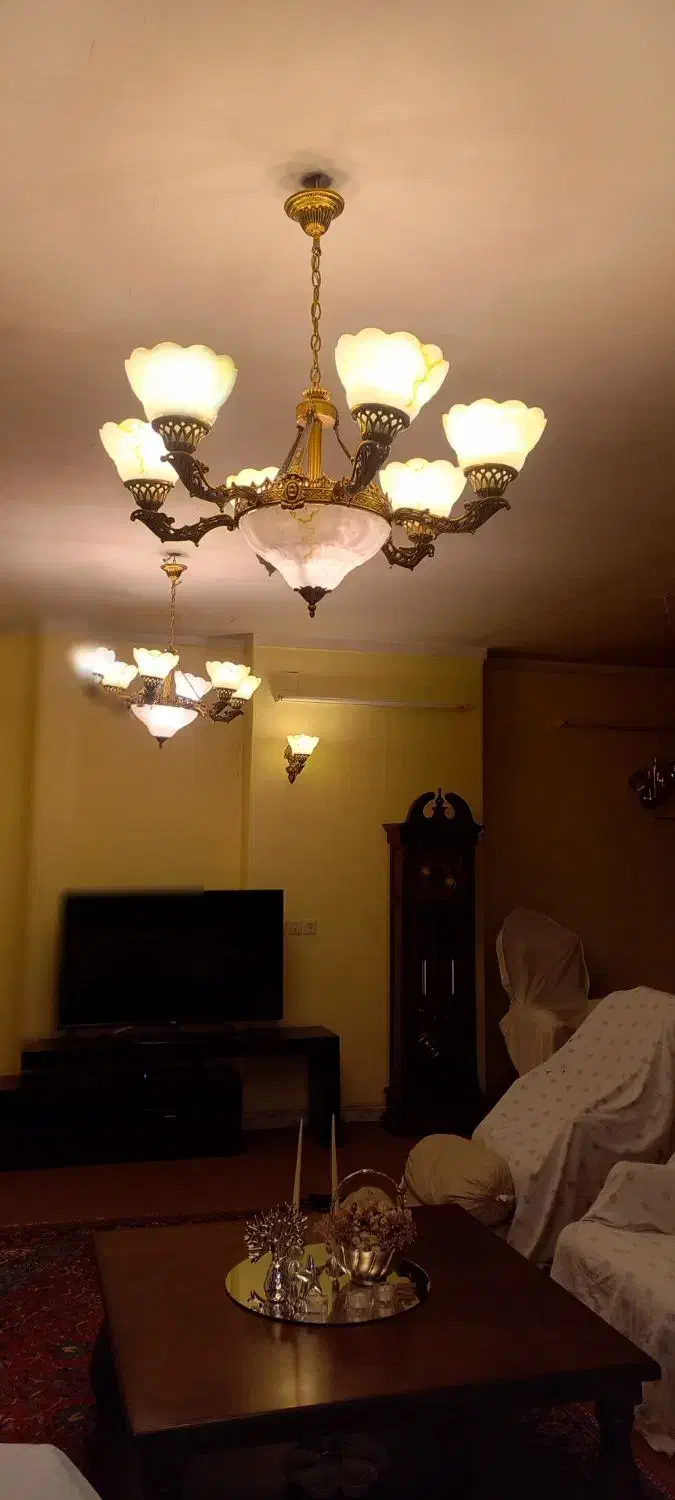 ۷عدد لوستر ۶شاخه و۳عدد دیوارکوب در حد نو وسالم|لوستر و چراغ آویز|بروجرد, |دیوار