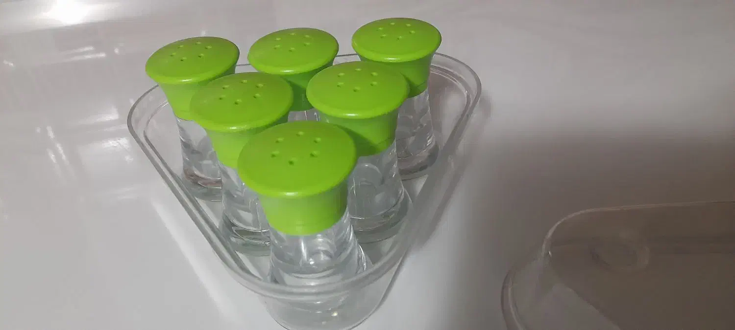 یکسری وسایل اشپزخانه|ظروف سرو و پذیرایی|سنندج, |دیوار