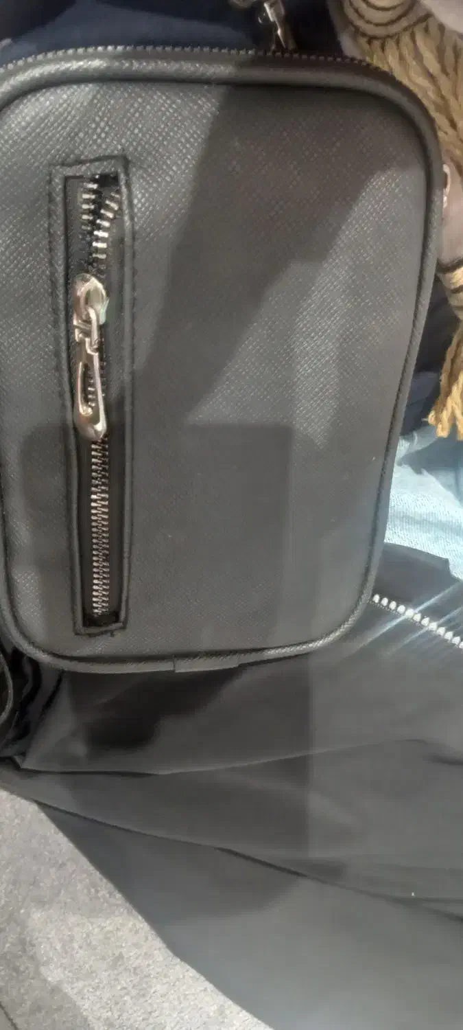 کیف مشکی کوچک|اشیا|پردیس, فاز ۱۱|دیوار