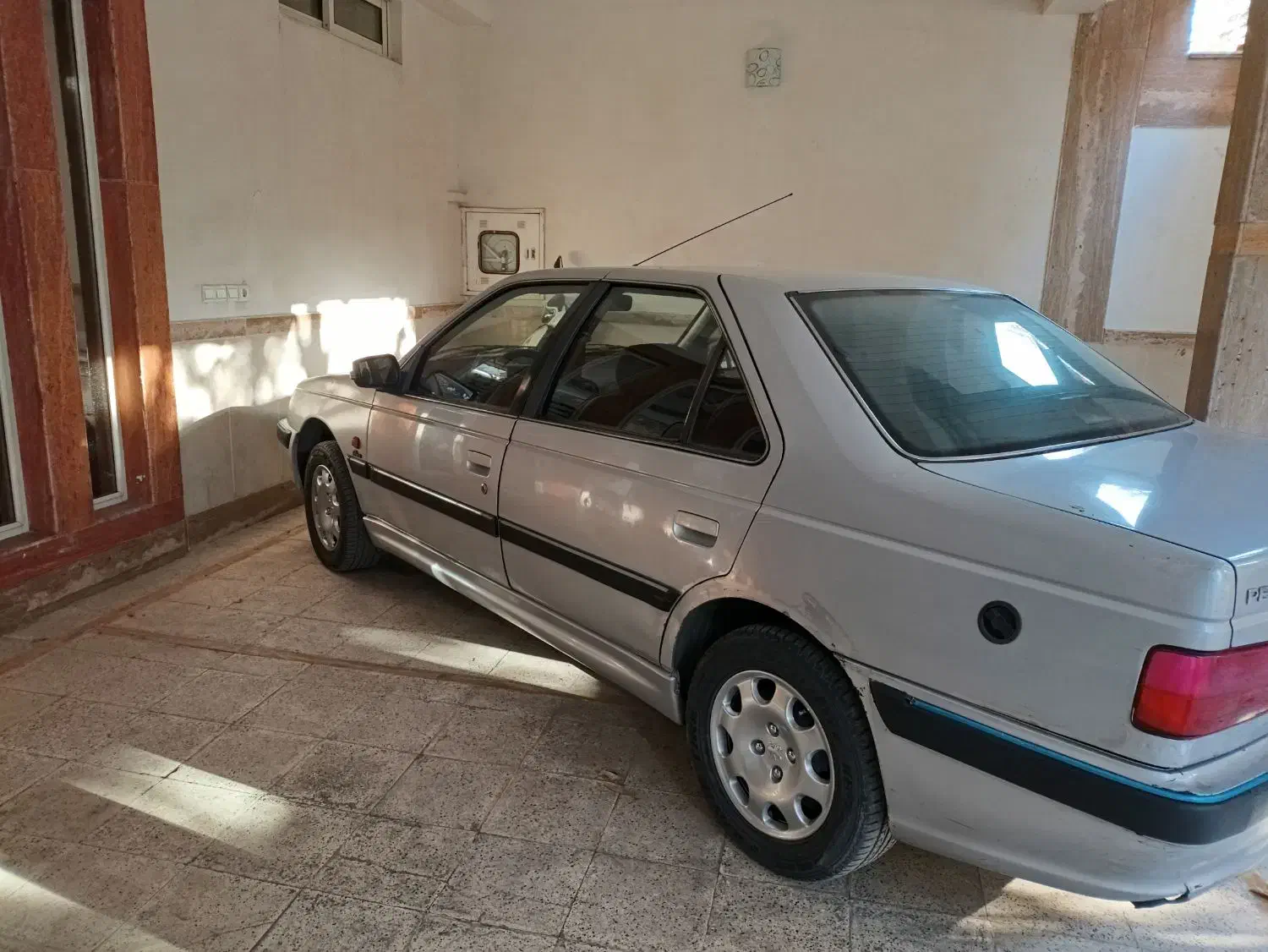 پژوپارس نقره‌ای مدل ۸۳|خودرو سواری و وانت|مشهد, خاتم الانبیا|دیوار