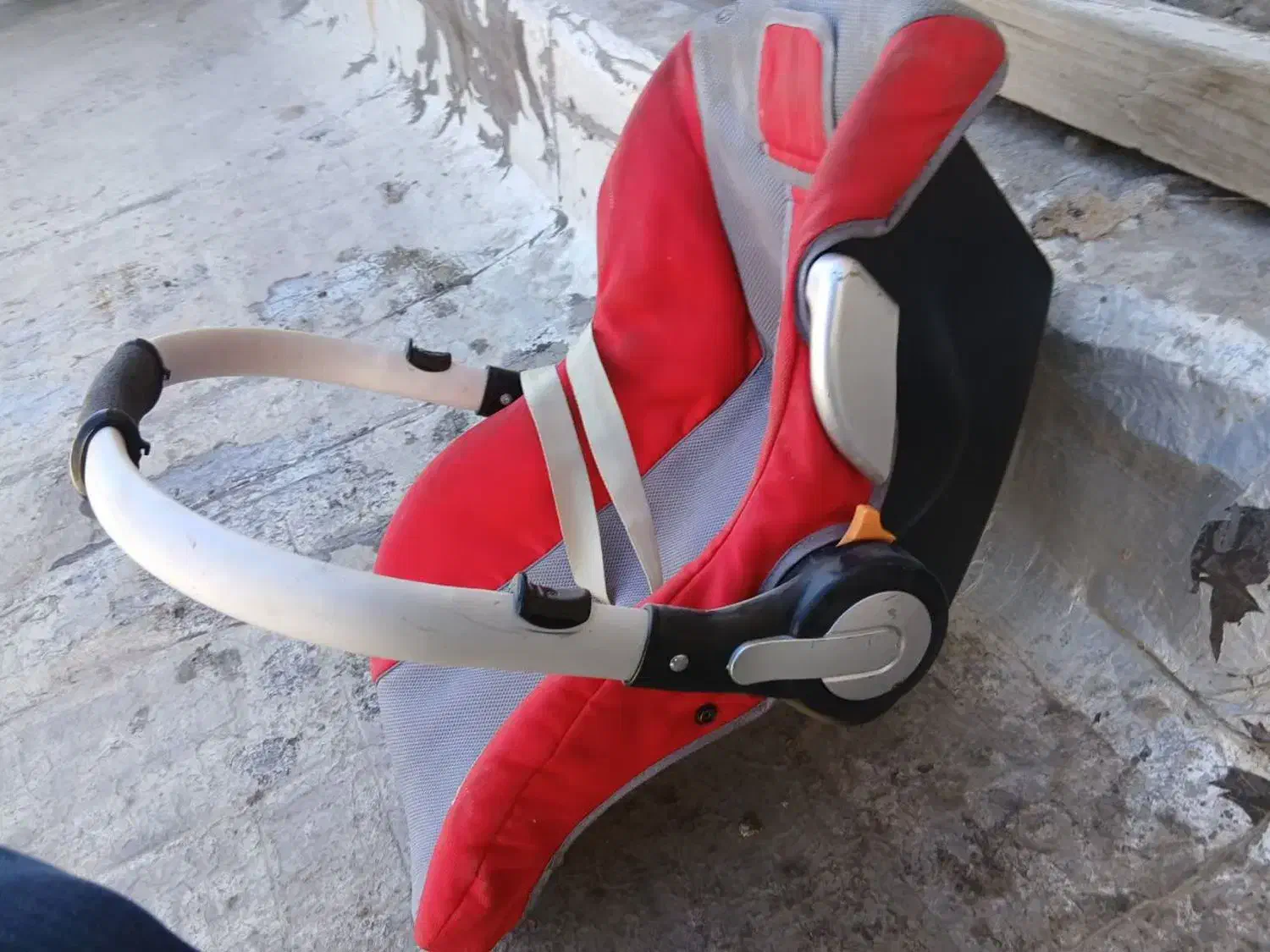 کریر بچه|کالسکه و لوازم جانبی|قم, باغ کرباسی|دیوار