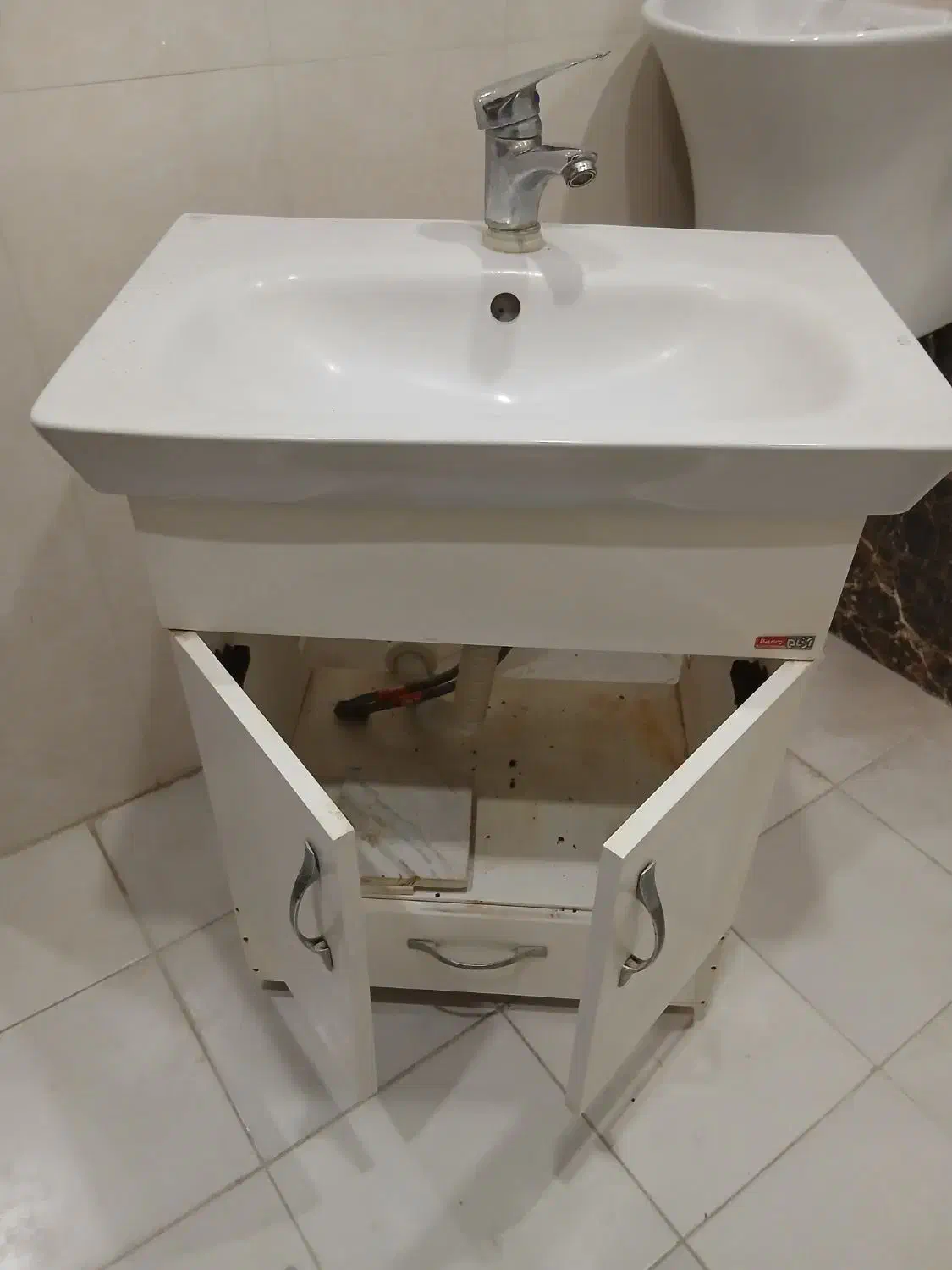 روشویی کابینت دار|لوازم سرویس بهداشتی|سرعین, |دیوار