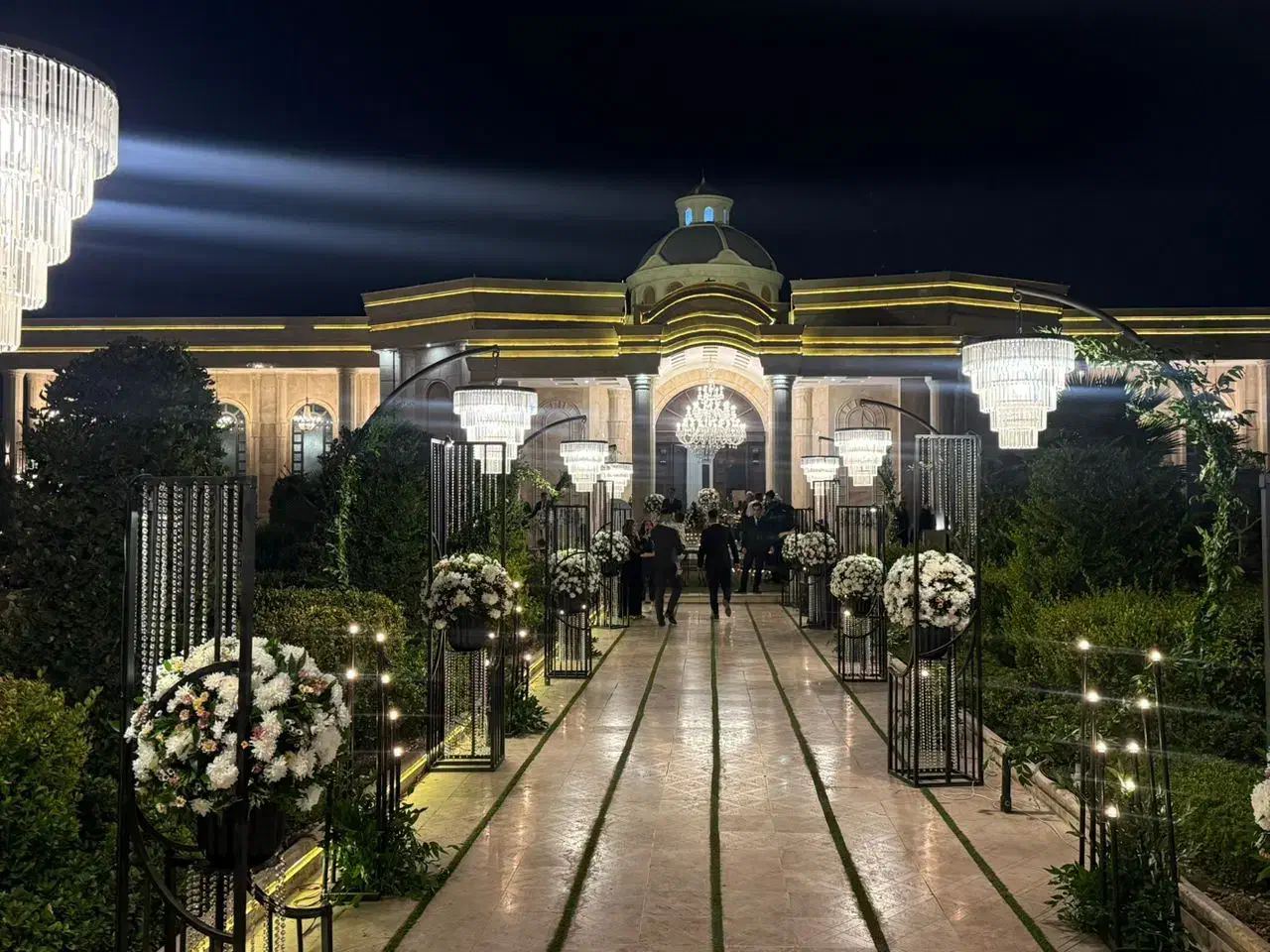 باغ عمارت زمرد|خدمات پذیرایی، مراسم|گرمدره, |دیوار