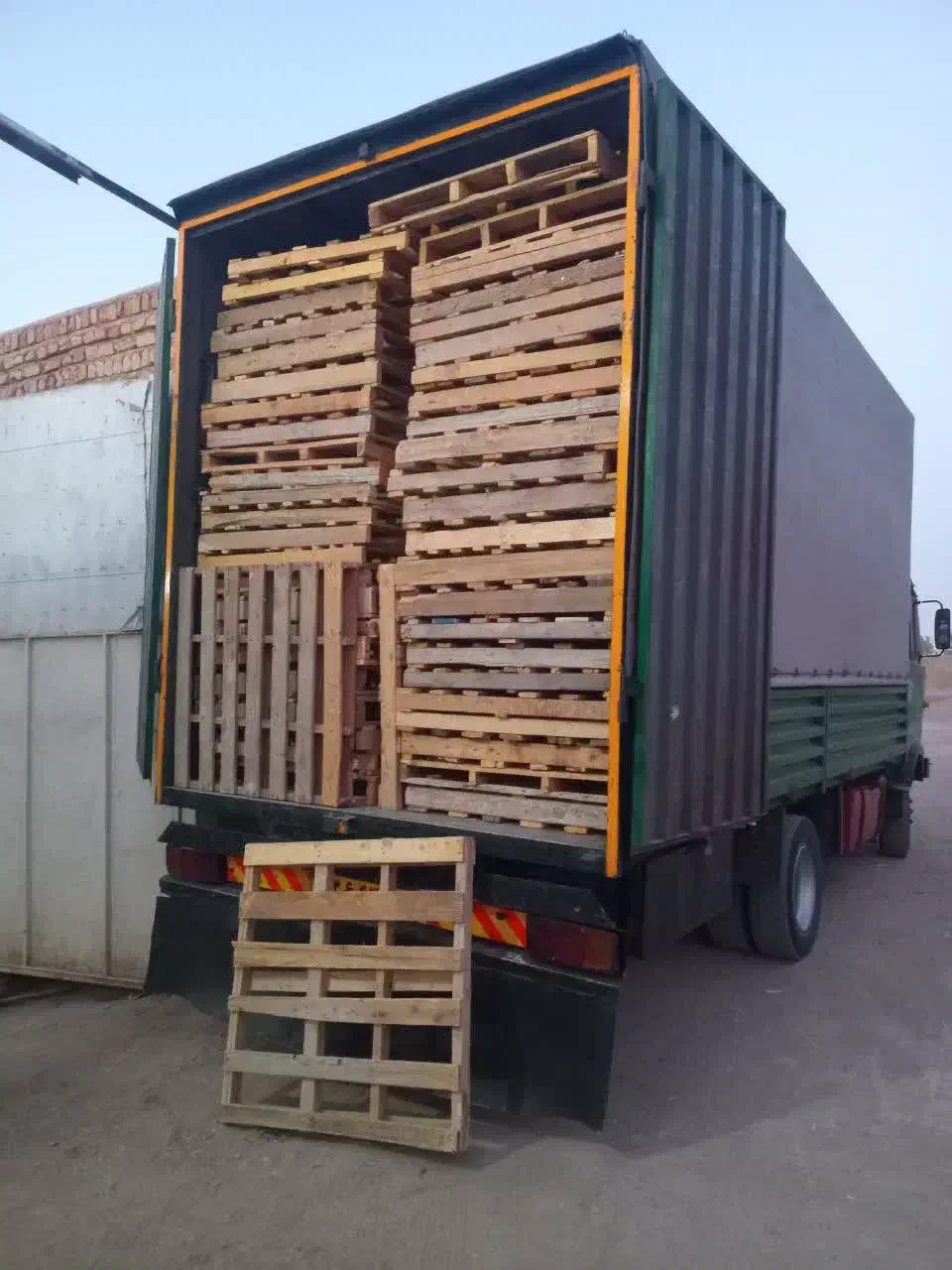 پالت چوبی برای مصارف صنعتی و خانگی|مصالح و تجهیزات ساختمان|قم, شاد قلی|دیوار