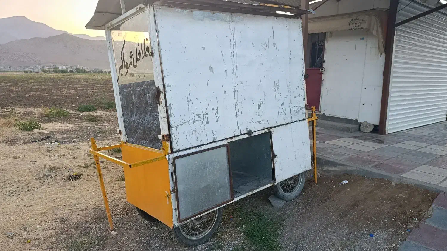 چرخ فلافلی|کافی‌شاپ و رستوران|روانسر, |دیوار