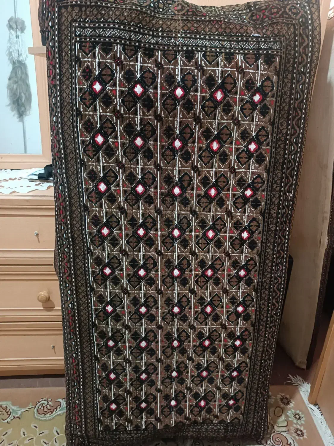 دو عدد پشتی سالم برای استفاده باغ و باغچه|فرش|ارومیه, |دیوار