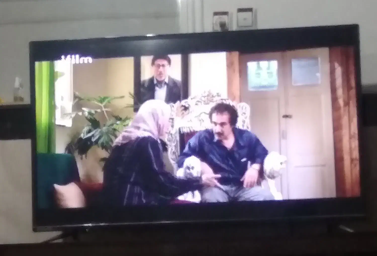 تلویزیون ۴۲|تلویزیون و پروژکتور|بهار, |دیوار