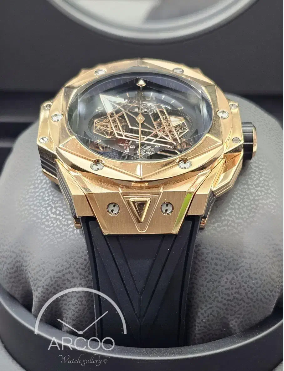 ساعت مچی هابلوت شرکتی نو|ساعت|ارومیه, |دیوار