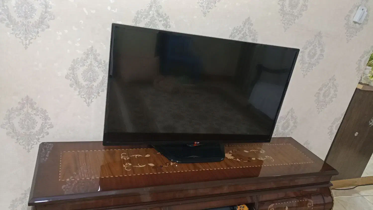 تلویزیون ال جی42اینچ سالم|تلویزیون و پروژکتور|قدس, شهرقدس|دیوار