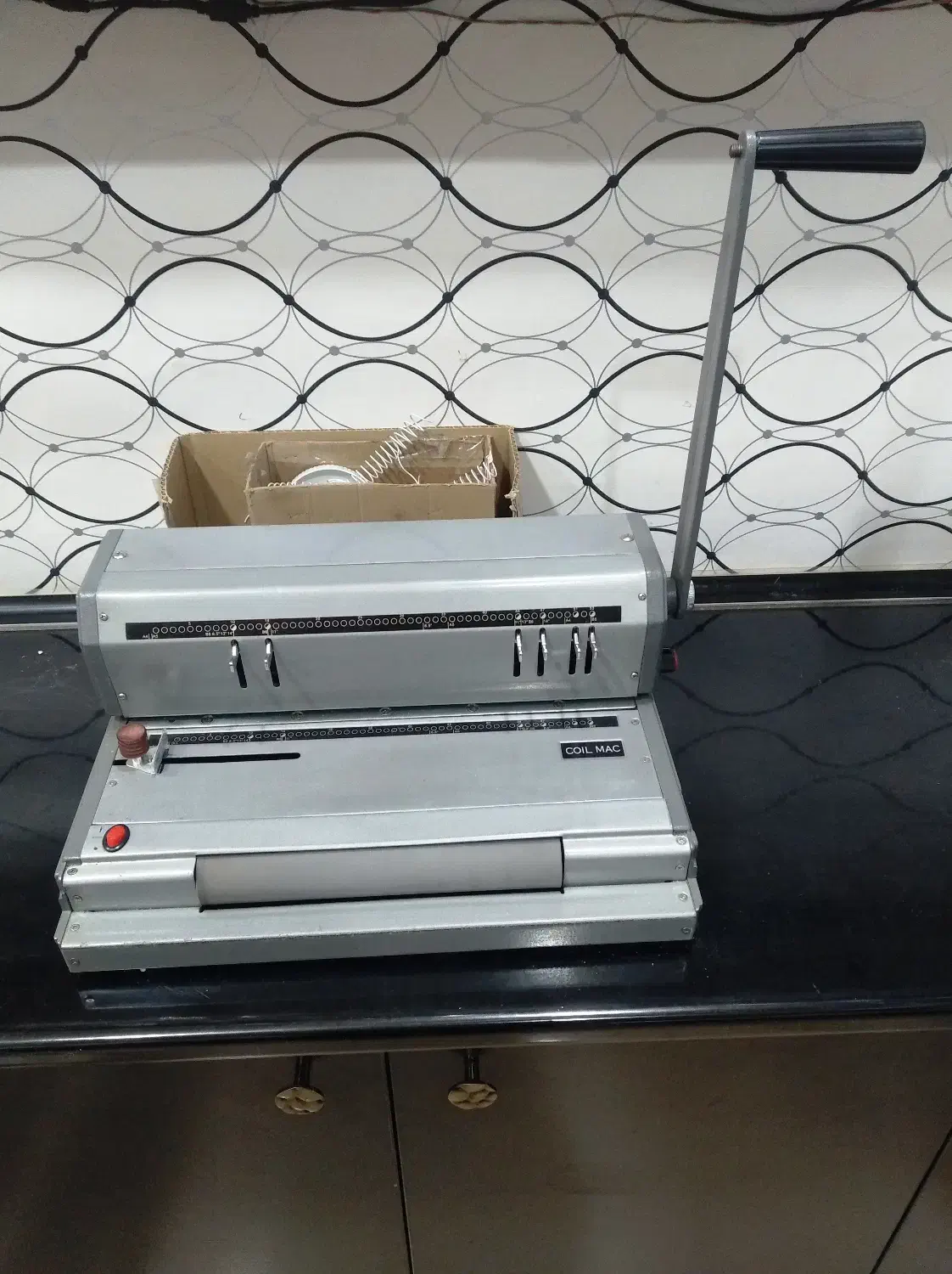 دستگاه سیمی|لوازم التحریر|میانه, |دیوار