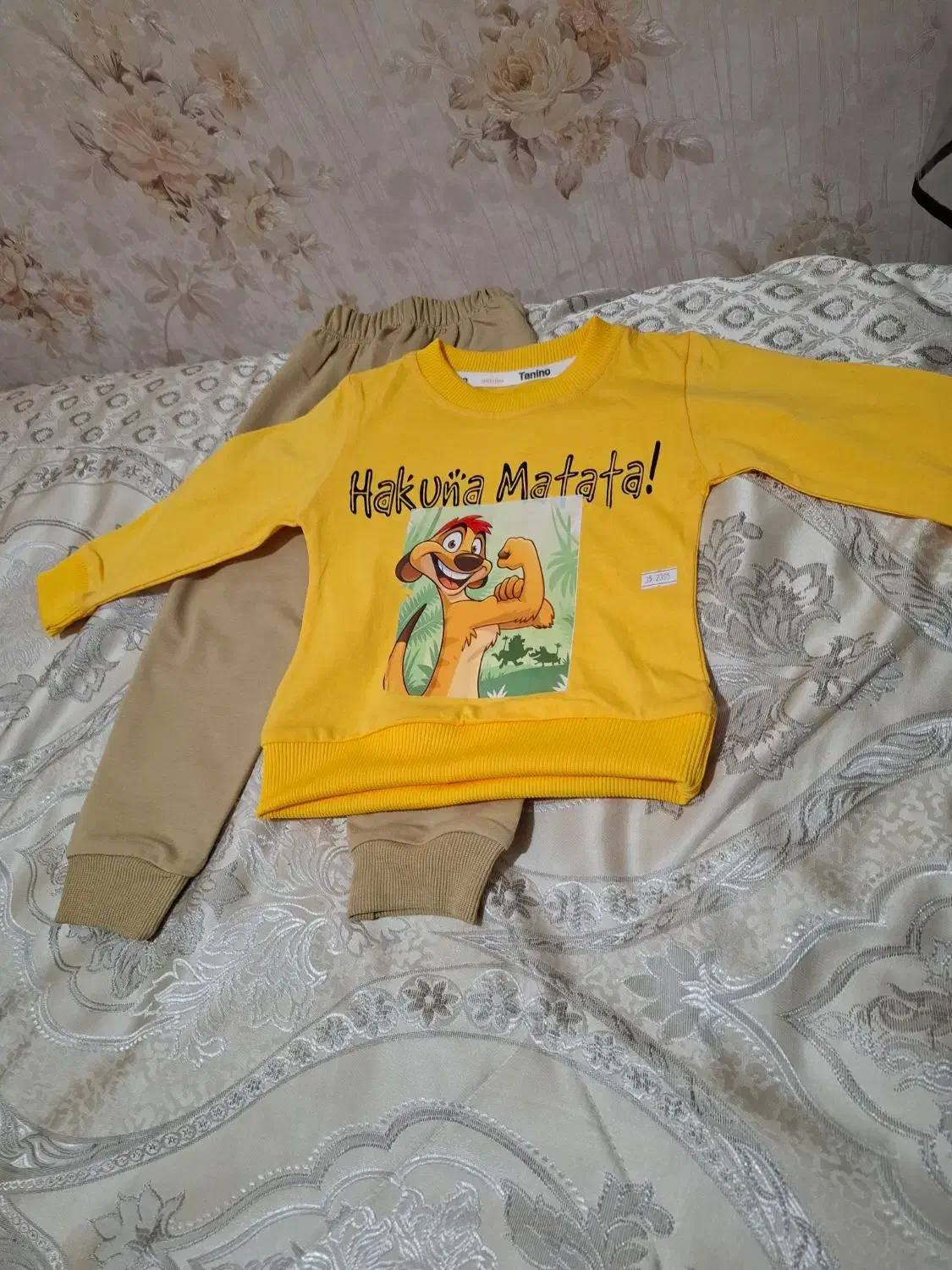 لباس نو سایز 35 دو دست 300 هزارتومن|کفش و لباس بچه|رشت, معلم|دیوار