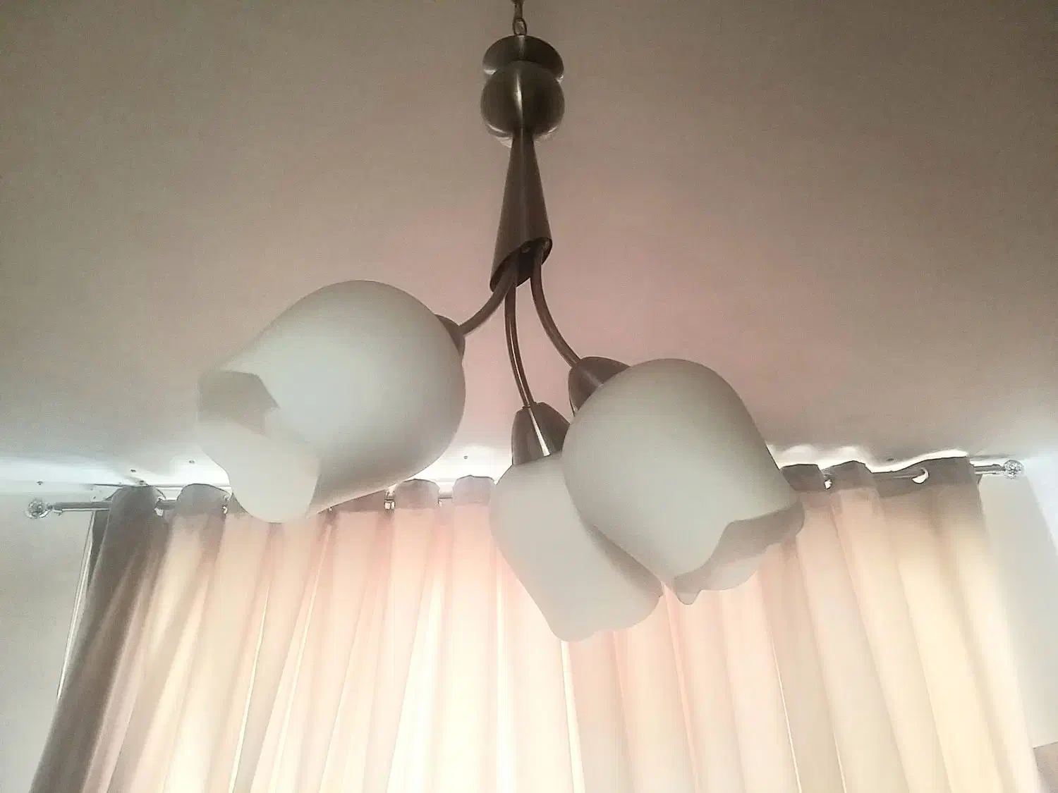 لوستر|لوستر و چراغ آویز|مشهد, فرهنگ|دیوار