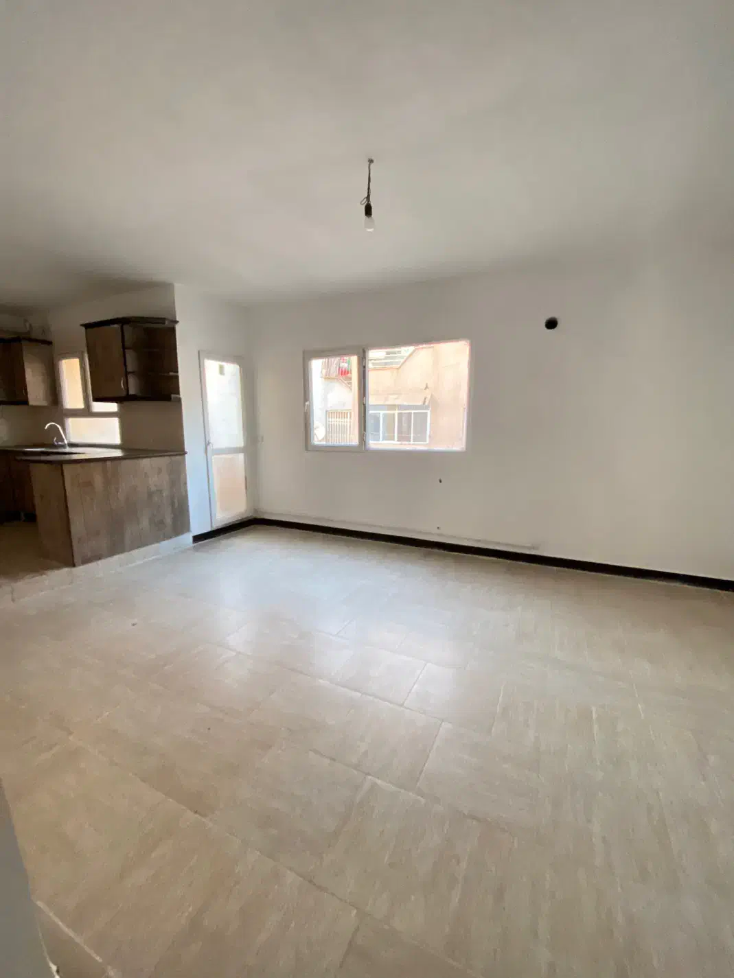 آپارتمان پاکان فاز ۴ روبه رو مترو «تاپ لوکیشن فول|فروش آپارتمان|هشتگرد, شهرک ریحانه|دیوار