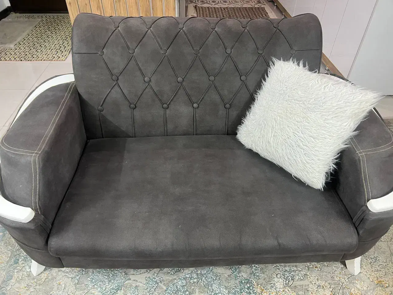 مبل  تمیز چستر|مبلمان خانگی و میز عسلی|یزد, |دیوار