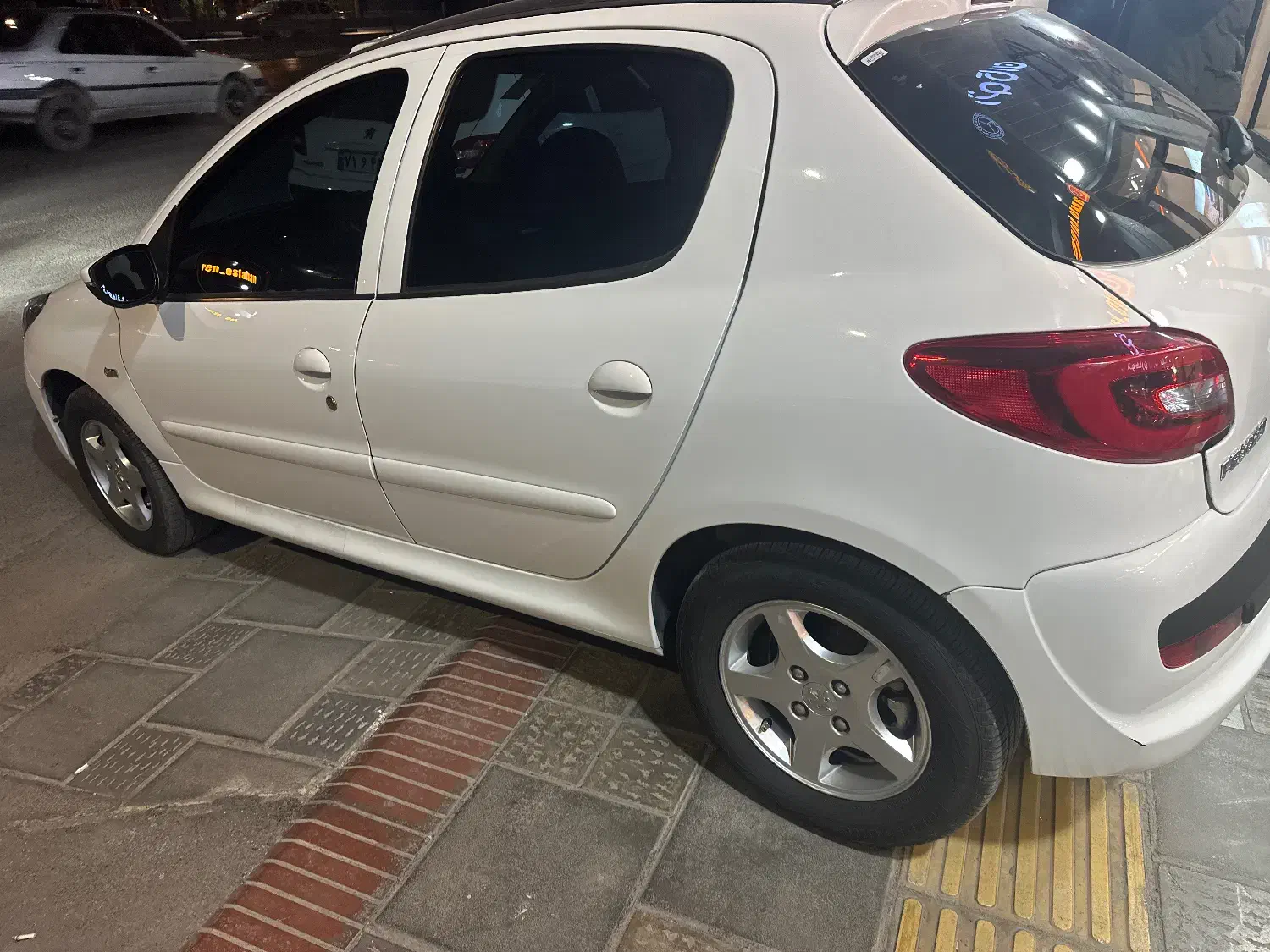 پژو ۲۰۷|خودرو سواری و وانت|اصفهان, تخت فولاد|دیوار