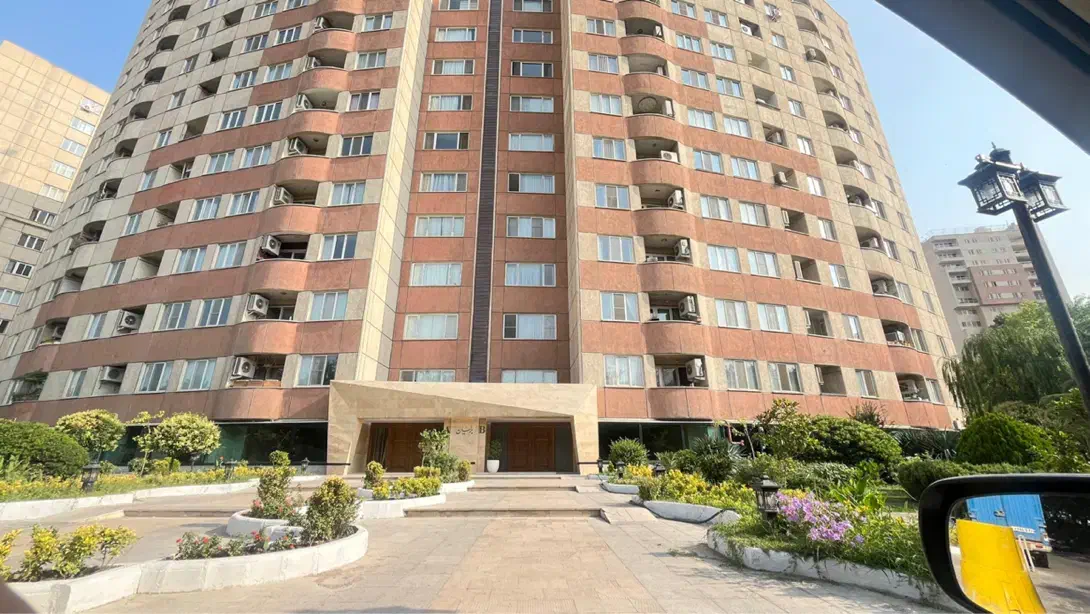 ۱۱۱متر/۲خواب/ویو ابدی جنگل/جنوبی/دریاچه چیتگر