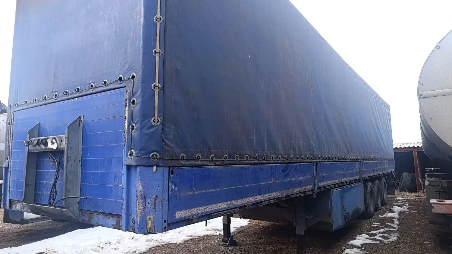 کانتینر|خودرو سنگین|ماکو, |دیوار