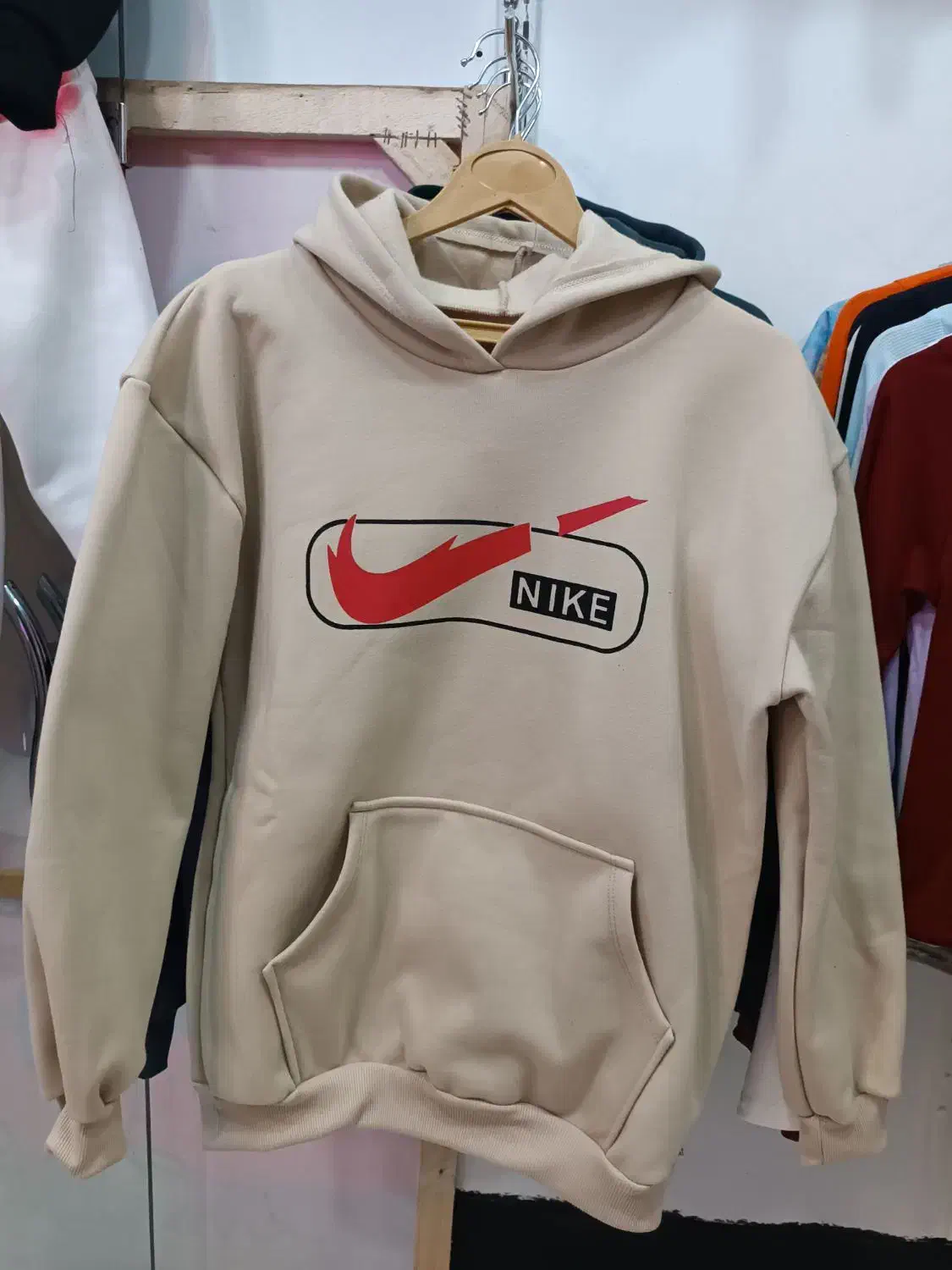 حراج دورس و هودی|لباس|شیراز, لب آب|دیوار