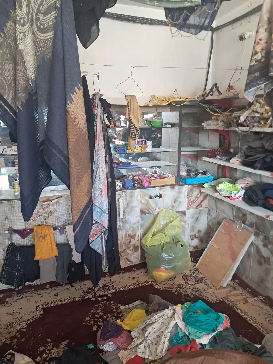 انواع لباس|لباس|بم, |دیوار