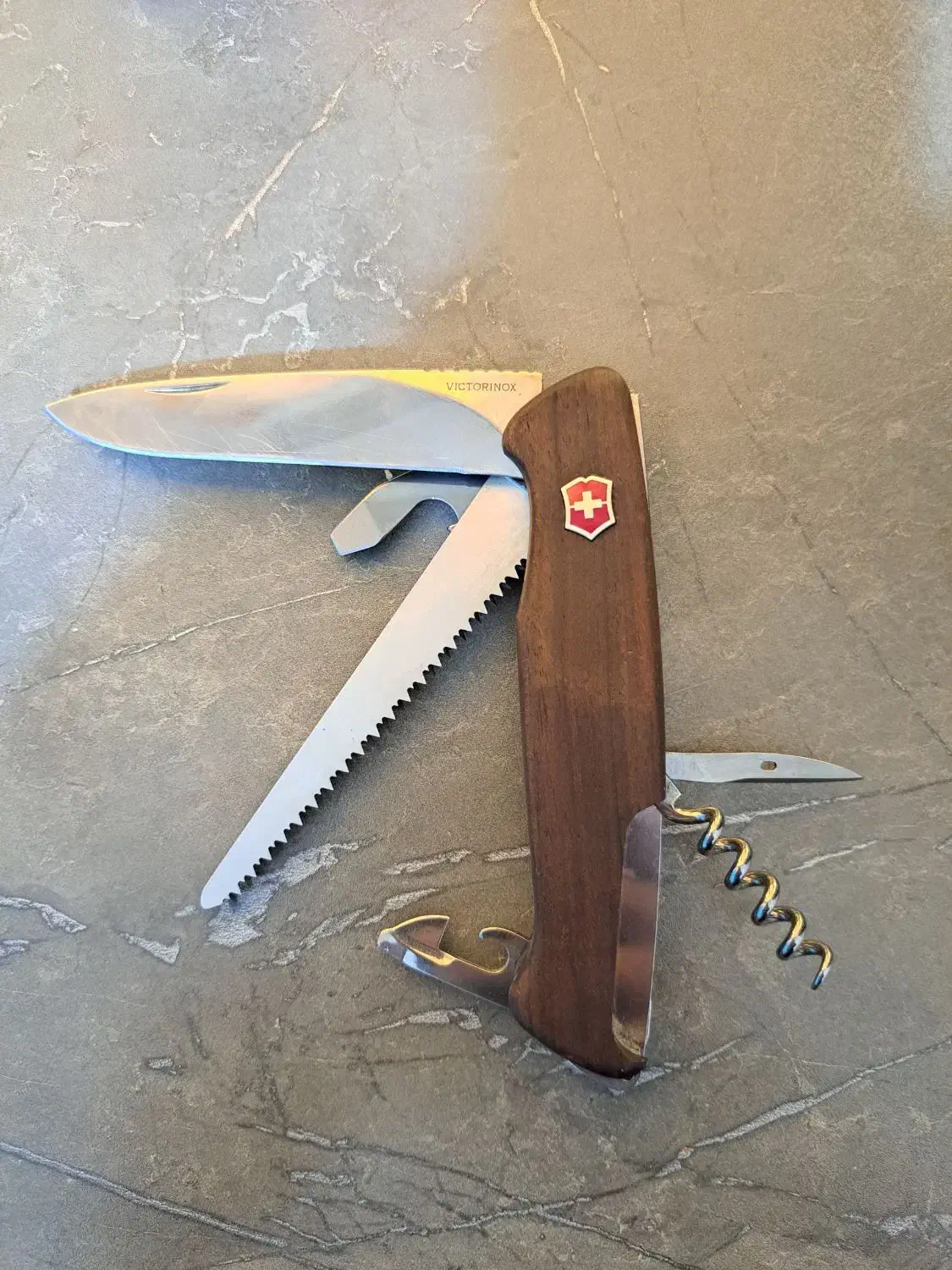 چاقو ویکتورینوکس اصلی|کلکسیون اشیاء عتیقه|تهران, امیریه|دیوار