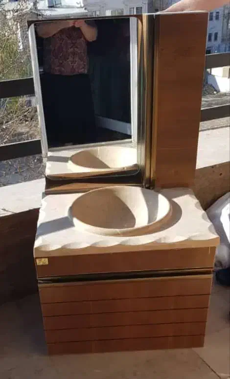 روشویی سنگی در حد نو با اینه|لوازم سرویس بهداشتی|بروجرد, |دیوار