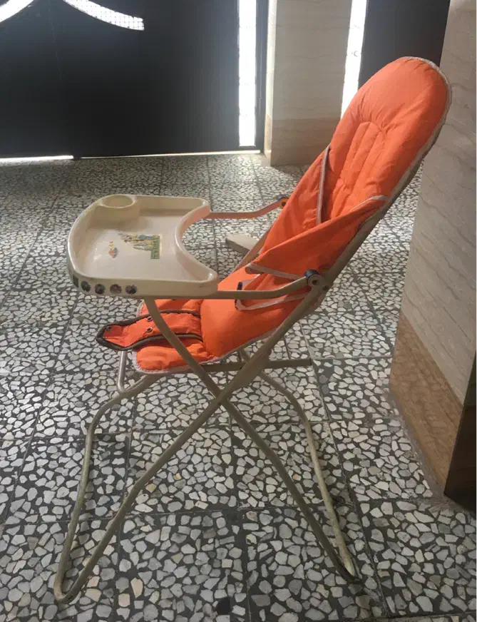 صندلی غذای کودک|میز و صندلی غذاخوری|رشت, لاکانی|دیوار