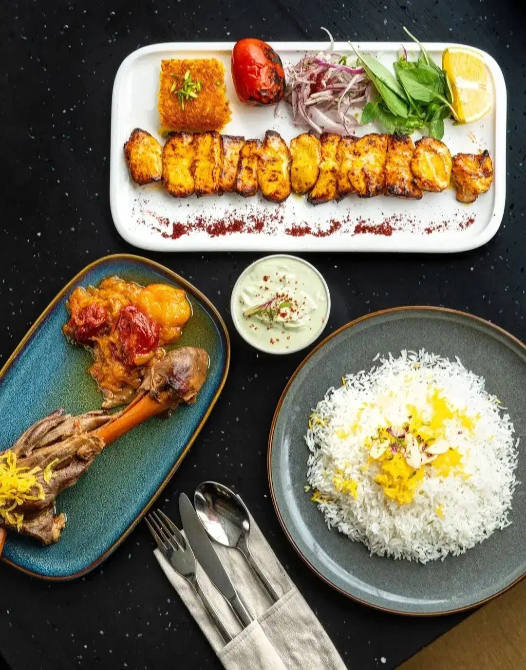 استخدام کارگر در تمام سکشنهای رستوران با مزایا|استخدام خدمات فروشگاه و رستوران|تهران, تجریش|دیوار