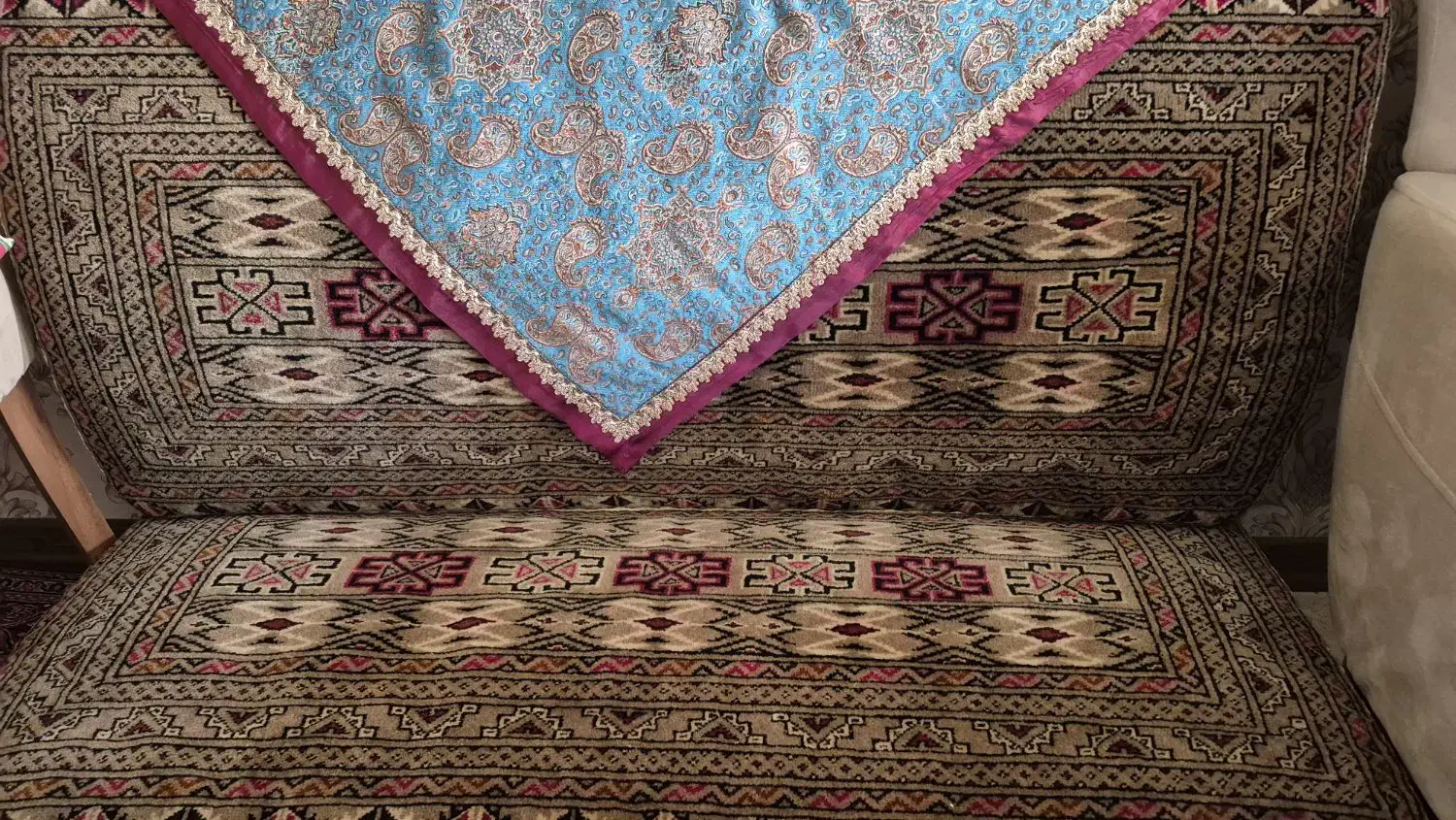 پشتی ترکمن|فرش|تهران, سازمان برنامه شمالی|دیوار