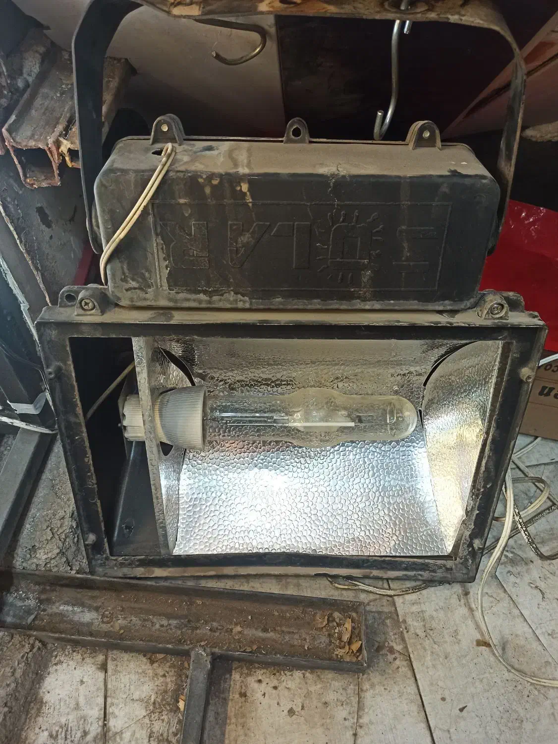 پرژکتور سولار اصلی ۴۰۰ وات|لامپ و چراغ|همدان, |دیوار