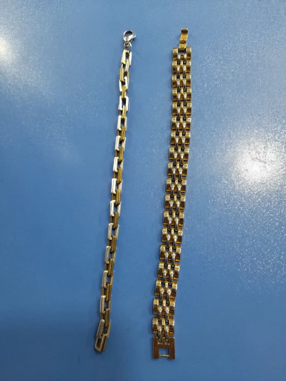 دو عدد دستبند زنجیر|بدلیجات|رشت, استقامت ۲|دیوار