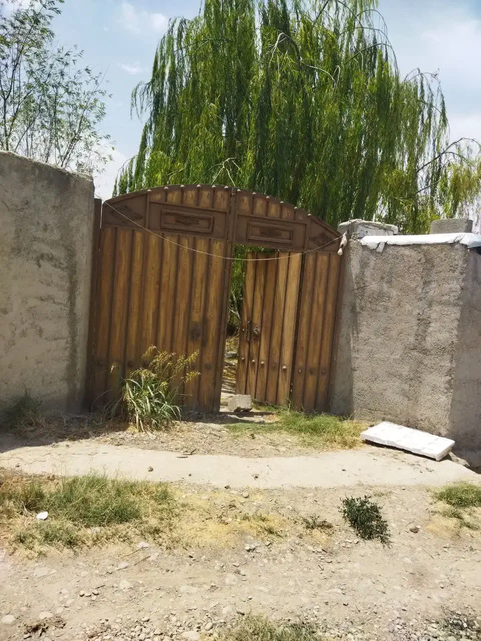 باغچه در کرج پر از درخت همراه آب و برق و دیوارکشی|فروش زمین و ملک کلنگی|هشتگرد, قاسم آباد بزرگ|دیوار