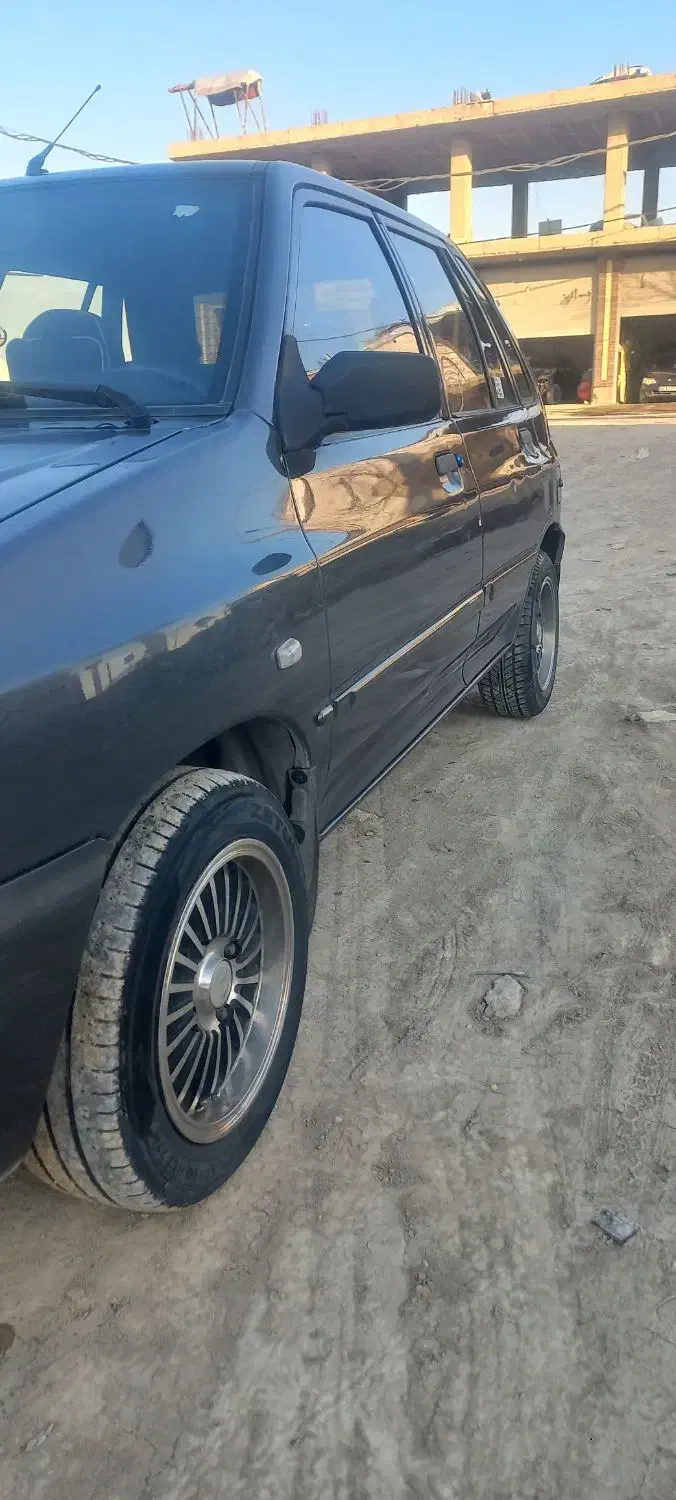 ۱۱۱ مدل ۹۶ لا کاغذی|خودرو سواری و وانت|فولادشهر, B5|دیوار