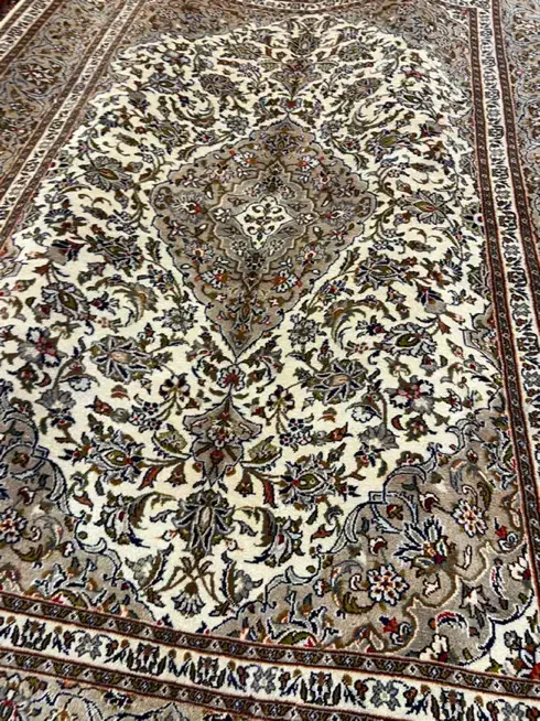 فرش دستبافت کرم ۶ متری|فرش|تهران, یوسف‌آباد|دیوار