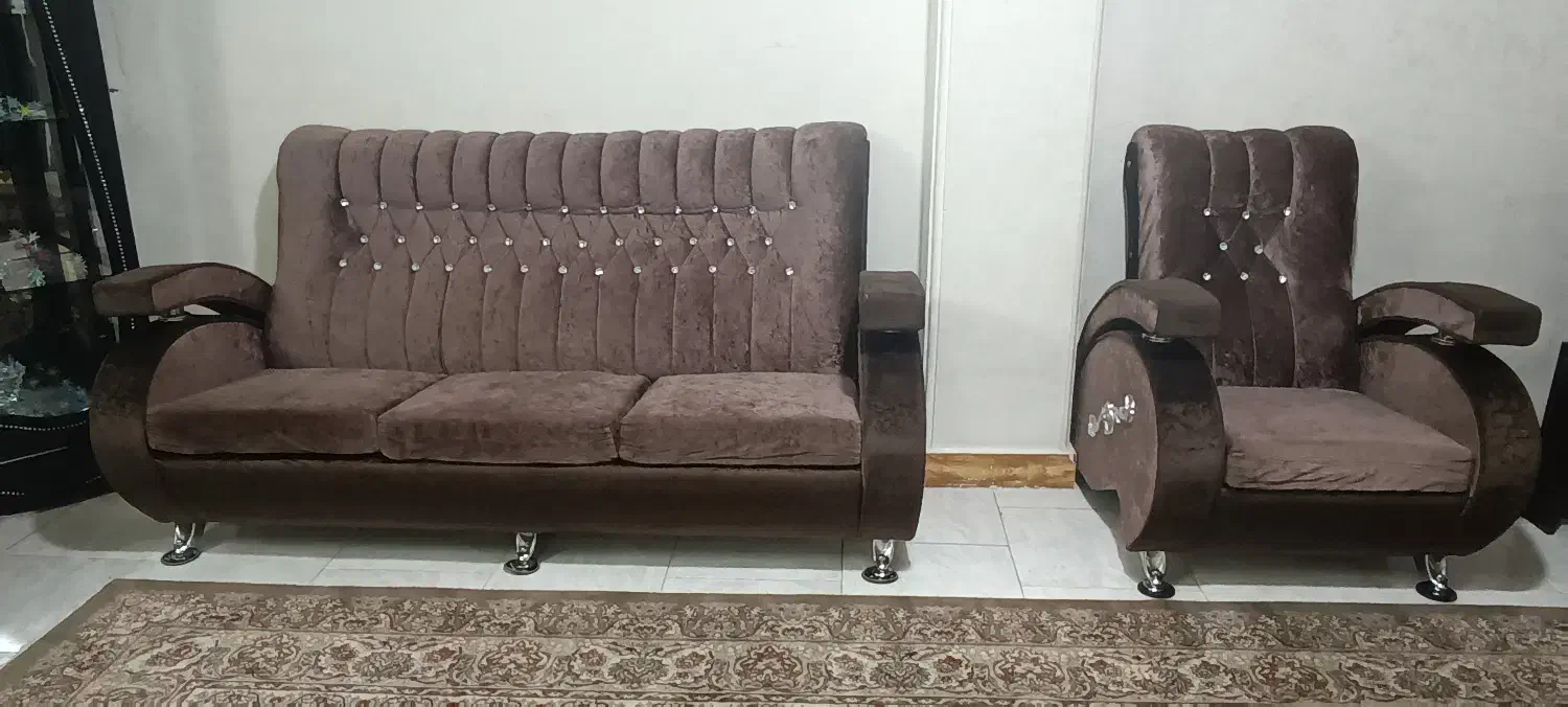 مبلمان و میز ناهار خوری و جلومبلی و میز تلویزیون|مبلمان خانگی و میز عسلی|نسیم‌شهر, |دیوار