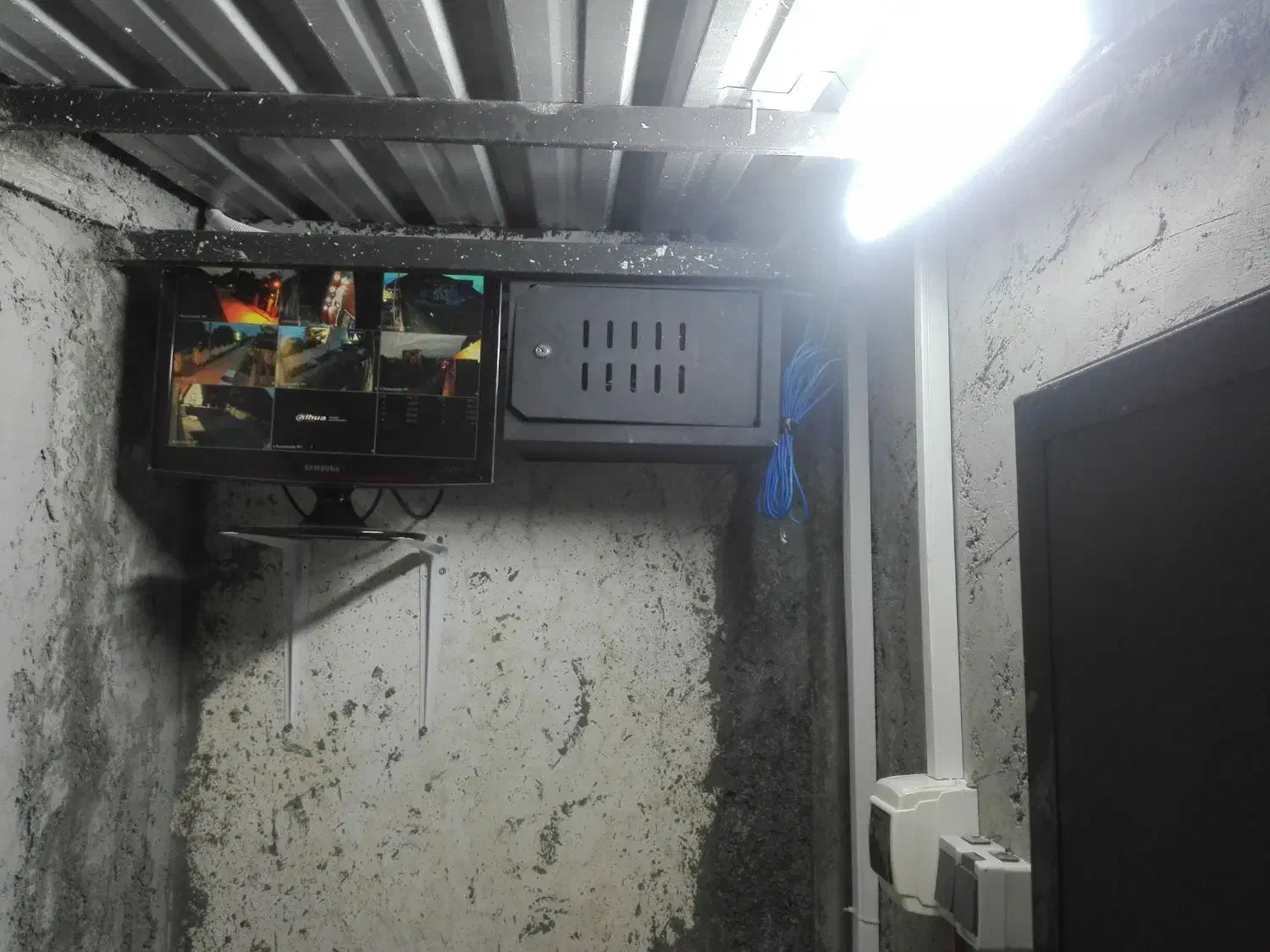 نصب دوربین مداربسته و دزدگیر|خدمات پیشه و مهارت|رامسر, |دیوار