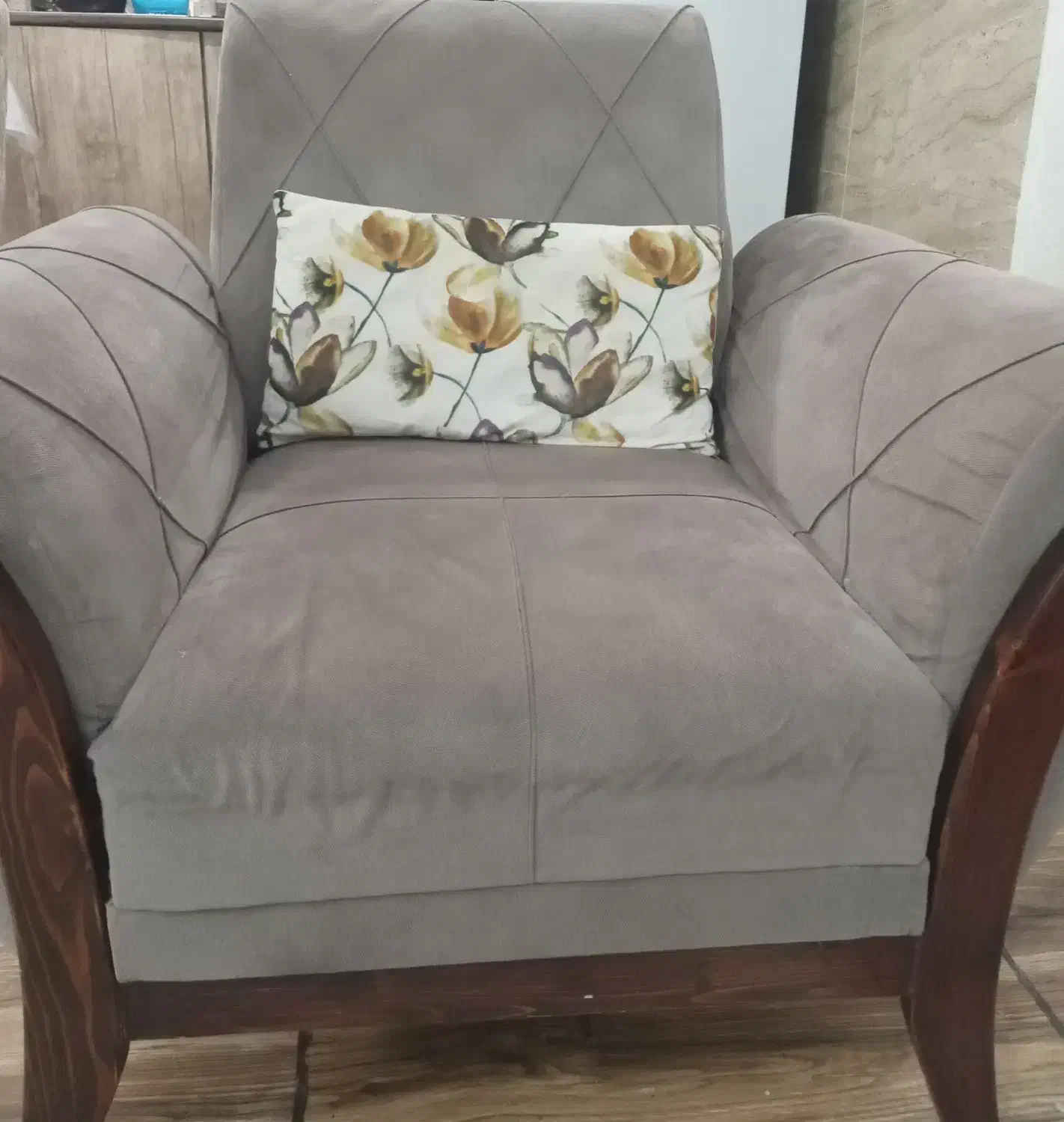 مبل ۷نفره|مبلمان خانگی و میز عسلی|رشت, سلیمانداراب|دیوار