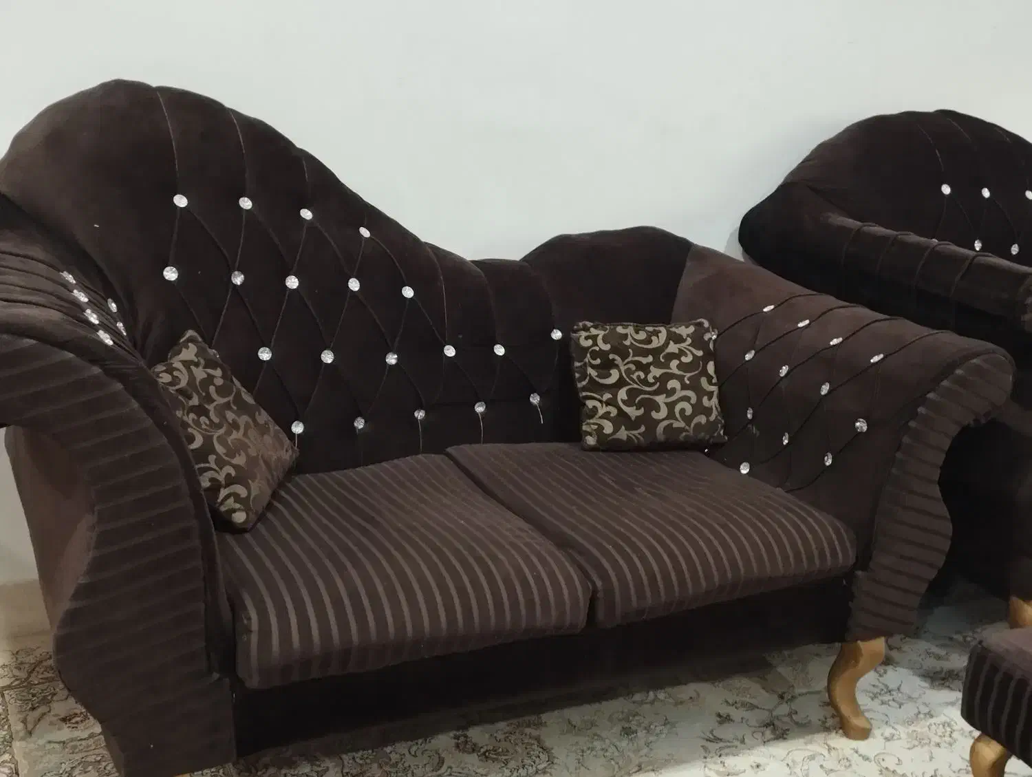 مبل|مبلمان خانگی و میز عسلی|قائن, |دیوار