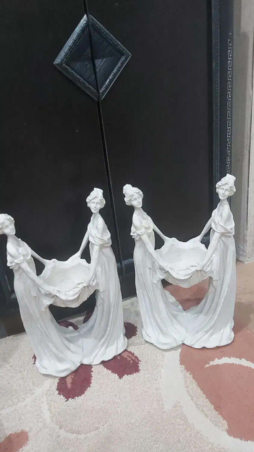 مجسمه|مجسمه، تندیس، ماکت|بندر انزلی, سید آسیه|دیوار