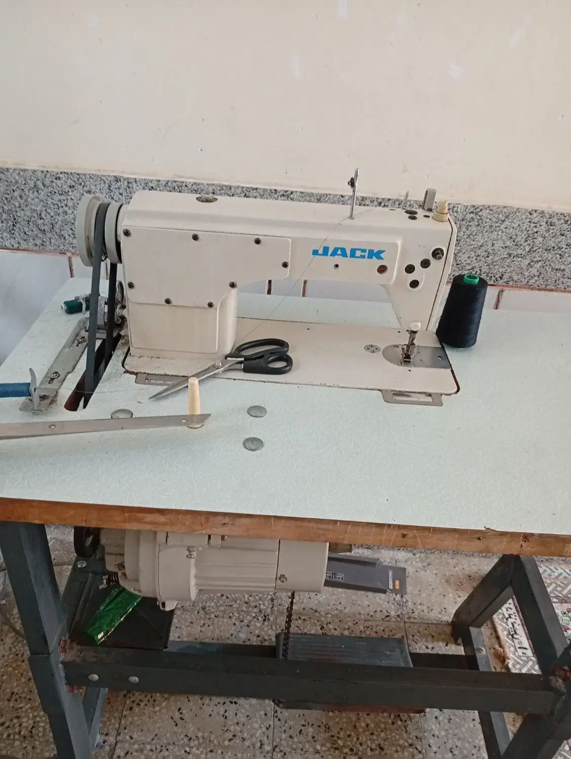 چرخ راسته دوز|چرخ خیاطی و ریسندگی|فیروزآباد (فارس), |دیوار