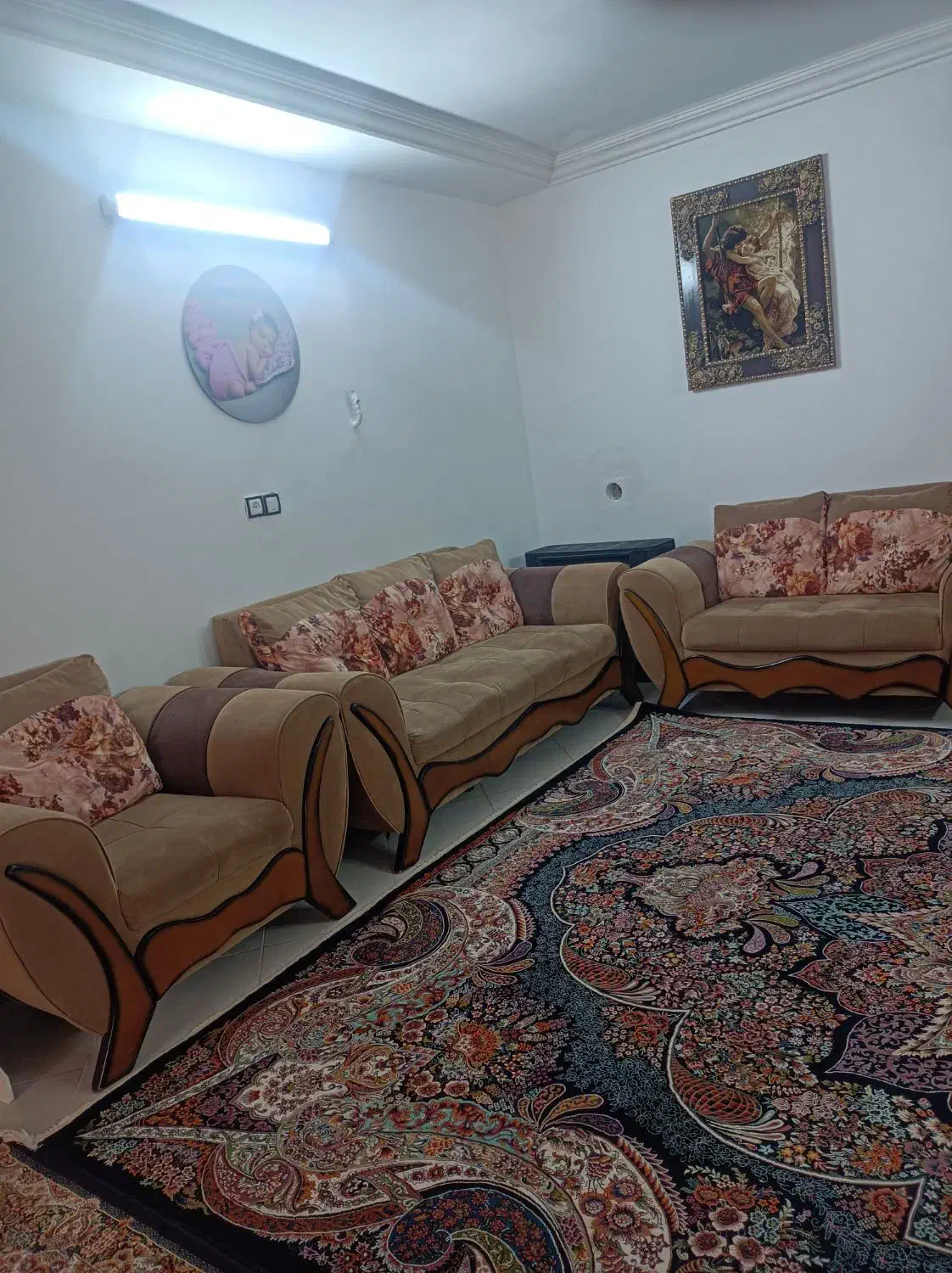 مبل ۷ نفره به سه عدد عسلی مشکی|مبلمان خانگی و میز عسلی|ری, علایین|دیوار