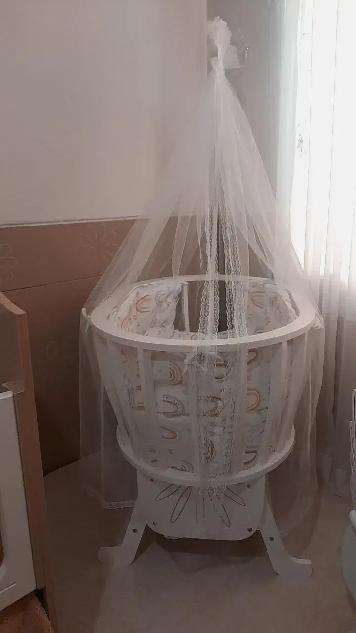 لندو، تخت پرنسسی|تخت و صندلی بچه|همدان, |دیوار