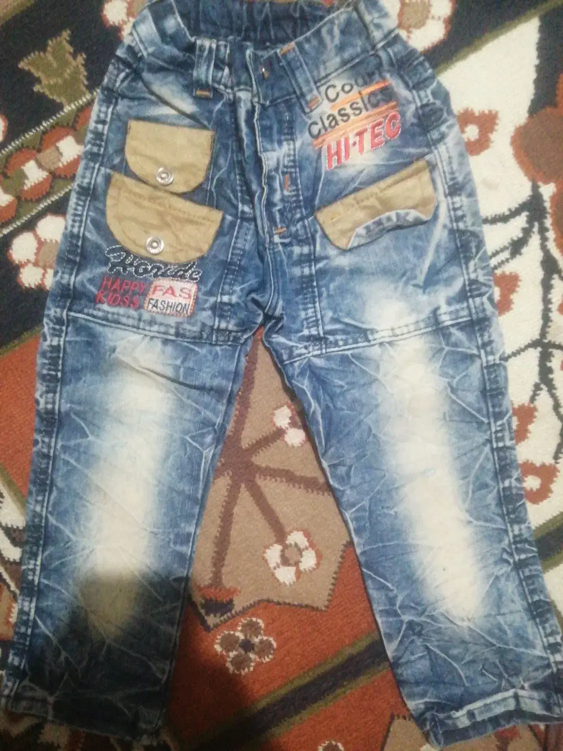 لباس بزرگ و کوچک فقط تو کیسه بوده چروک شده|لباس|تربتحیدریه, شهید قرنی|دیوار